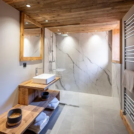 Chalet Kalinka, Meribel,15 Personnes, Piscine, Spa, Massage, Cinema Et Playroom Les Allues